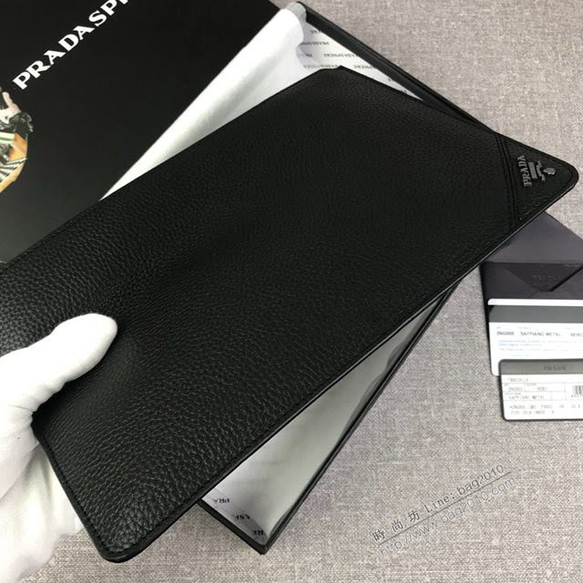prada手包 普拉達十字紋牛皮手拿包 2NG05V PRADA經典熱賣男士手包  pyd2255